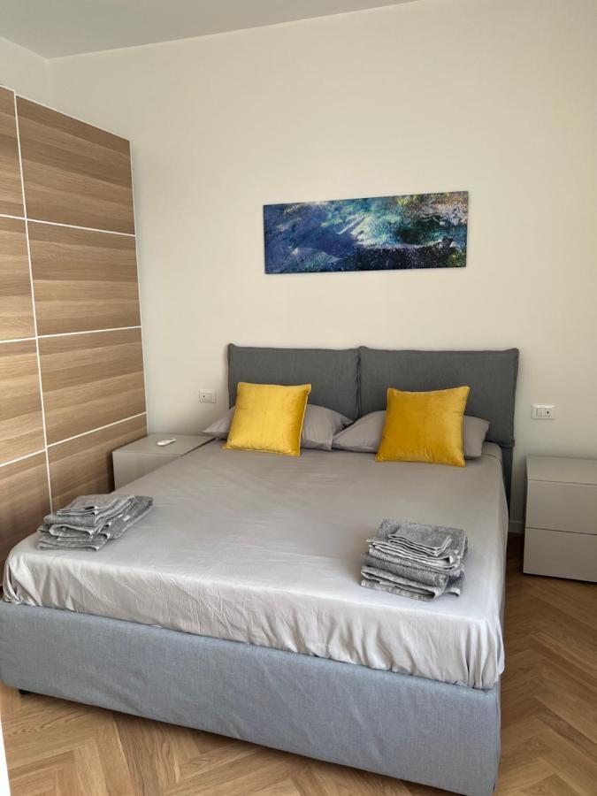 Milano: Incantevole Appartamento In Pieno Centro - Fancy Yellow Apartments المظهر الخارجي الصورة